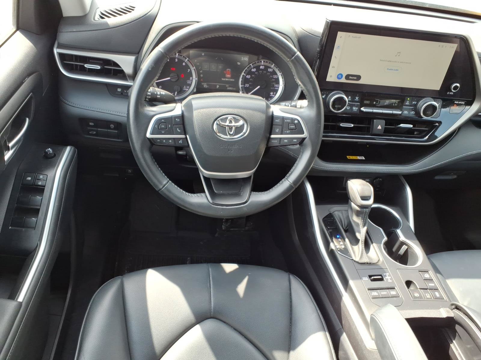 Used 2023 Toyota Highlander XLE AWD/4WD image 8