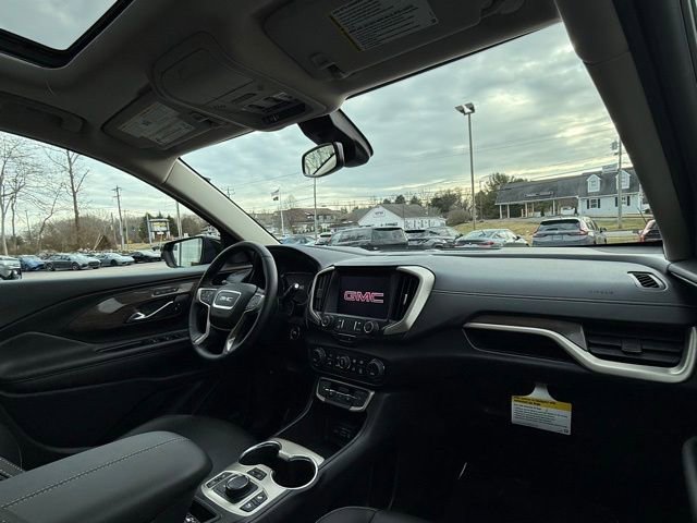 Used 2023 GMC Terrain Denali w/ Black Diamond Edition image 26