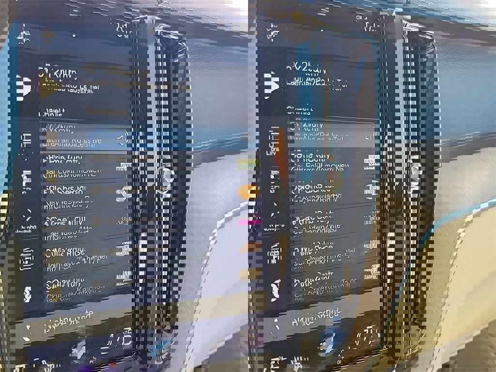 Used 2018 Volvo XC60 T6 Inscription w/ Luxury Seat Package image 29