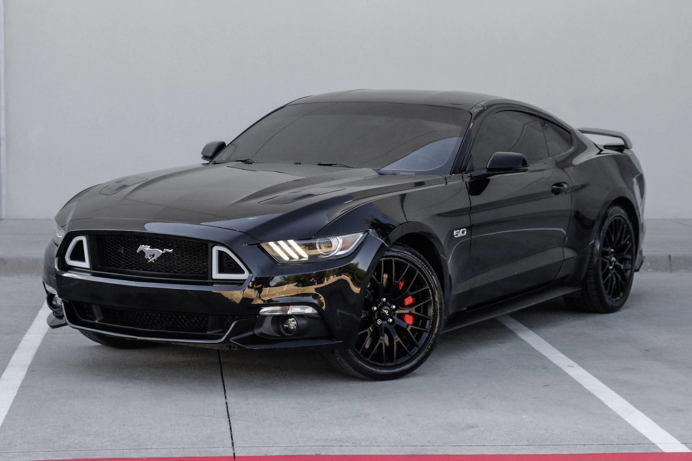 Used 2017 Ford Mustang GT Premium w/ GT Performance Package RWD image 5