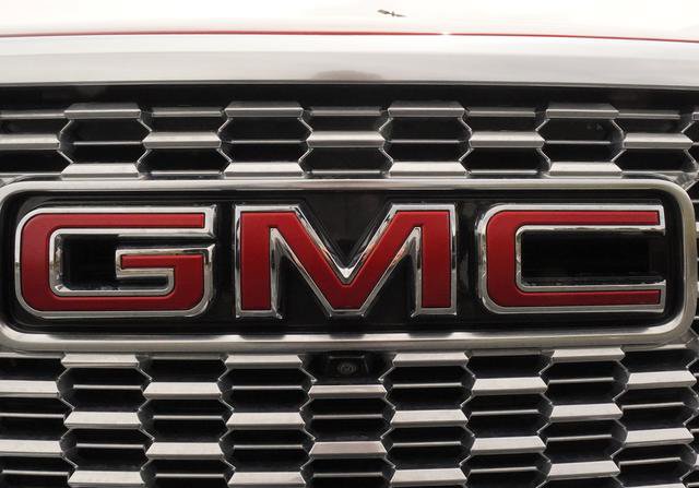 Used 2024 GMC Yukon Denali w/ LPO, Floor Liner Package AWD/4WD image 43