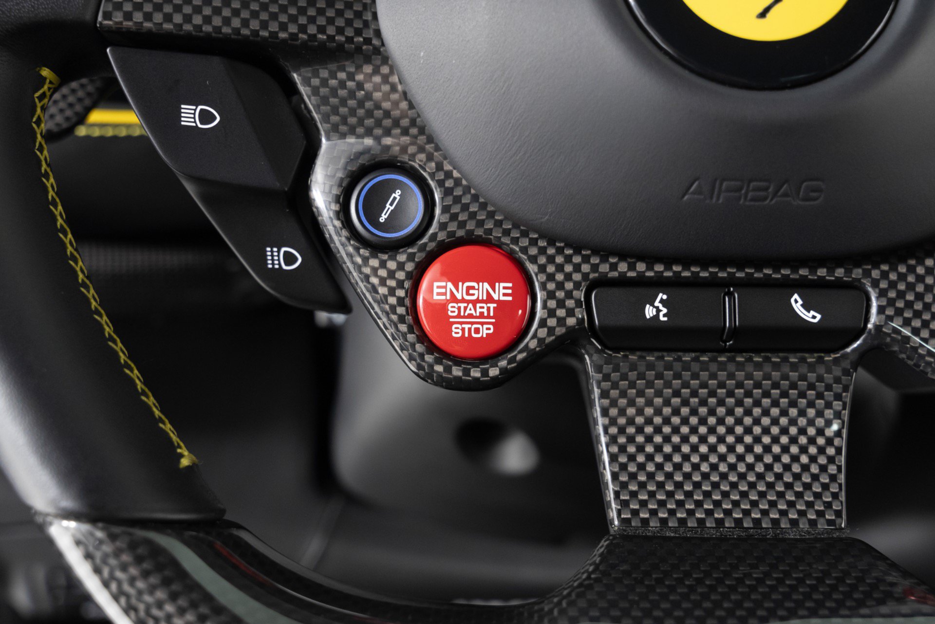 Used 2019 Ferrari 812 Superfast RWD image 18
