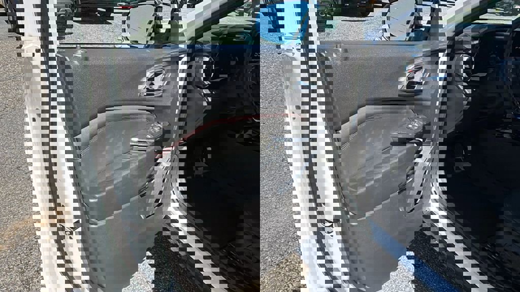 New 2026 Chevrolet Trax RS w/ Sunroof Package image 11