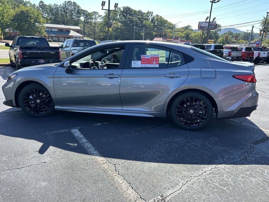 New 2026 Toyota Camry Hybrid FWD image 6