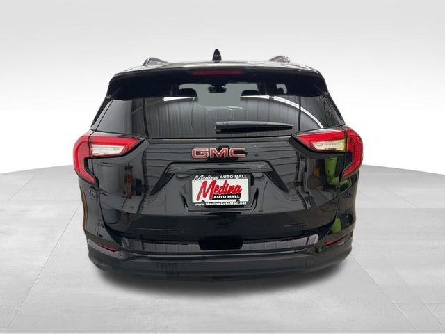 Used 2023 GMC Terrain SLE w/ Driver Convenience Package image 6