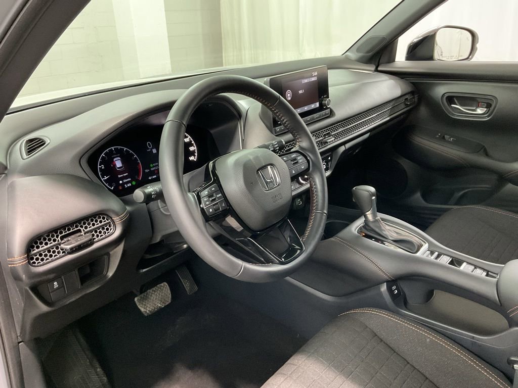 Used 2025 Honda HR-V Sport image 17