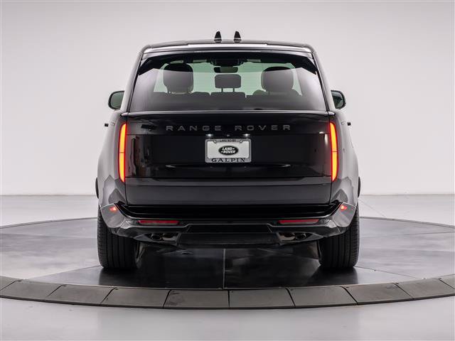 Used 2024 Land Rover Range Rover SE AWD/4WD image 4