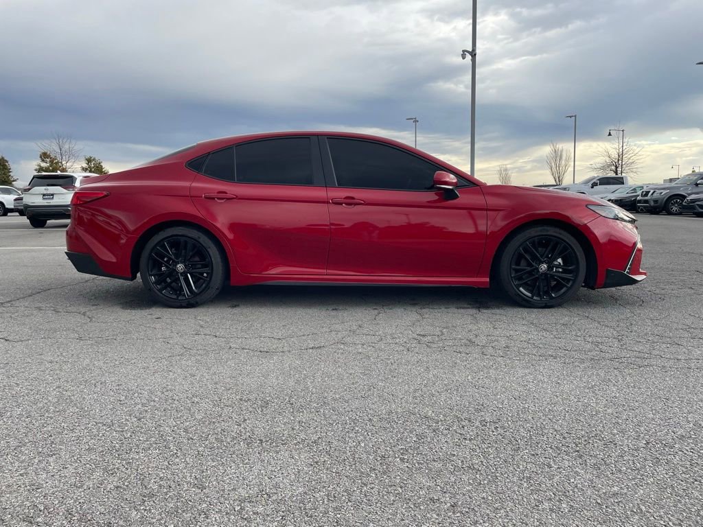 Used 2025 Toyota Camry SE w/ Convenience Package image 8