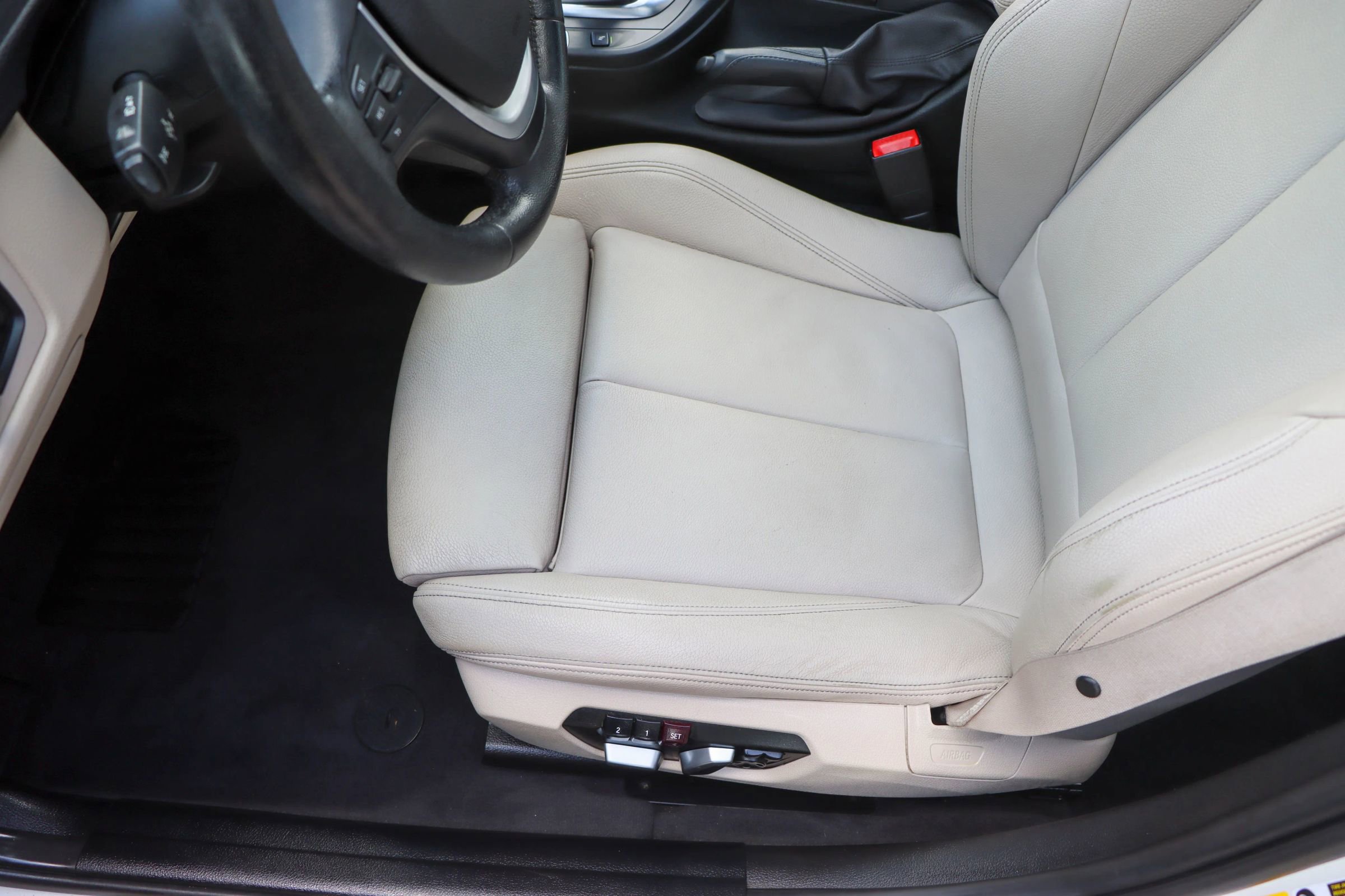 Used 2016 BMW 328i Sedan RWD image 16