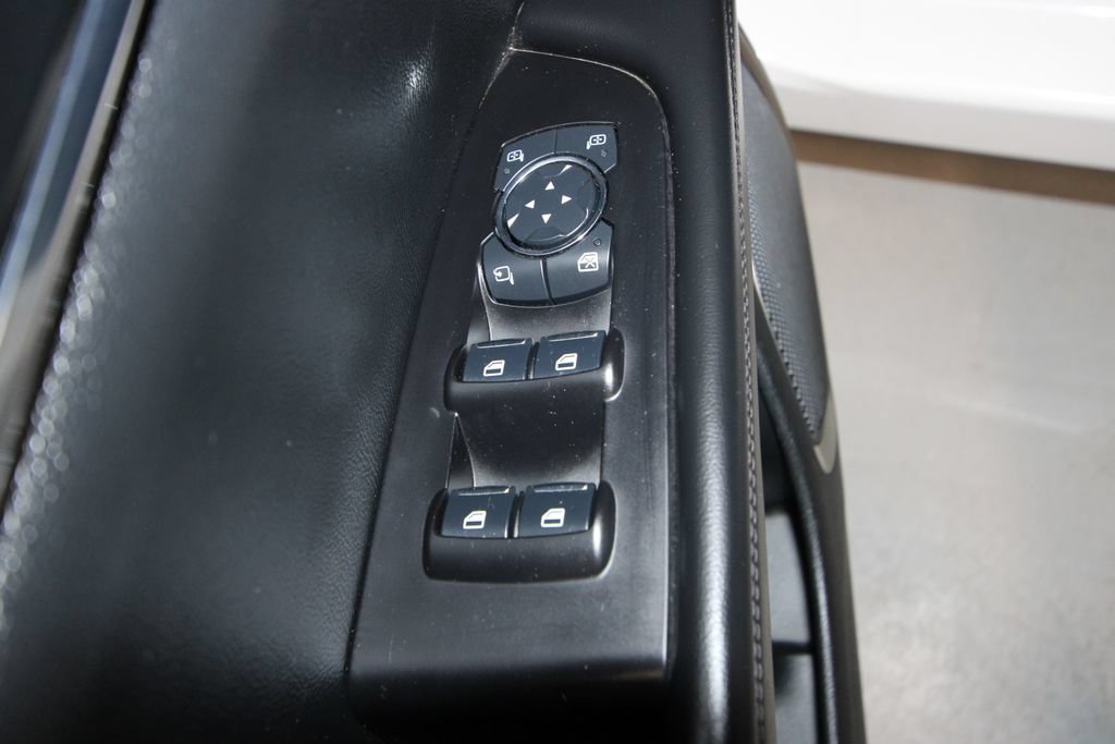 Used 2023 Lincoln Nautilus FWD image 6
