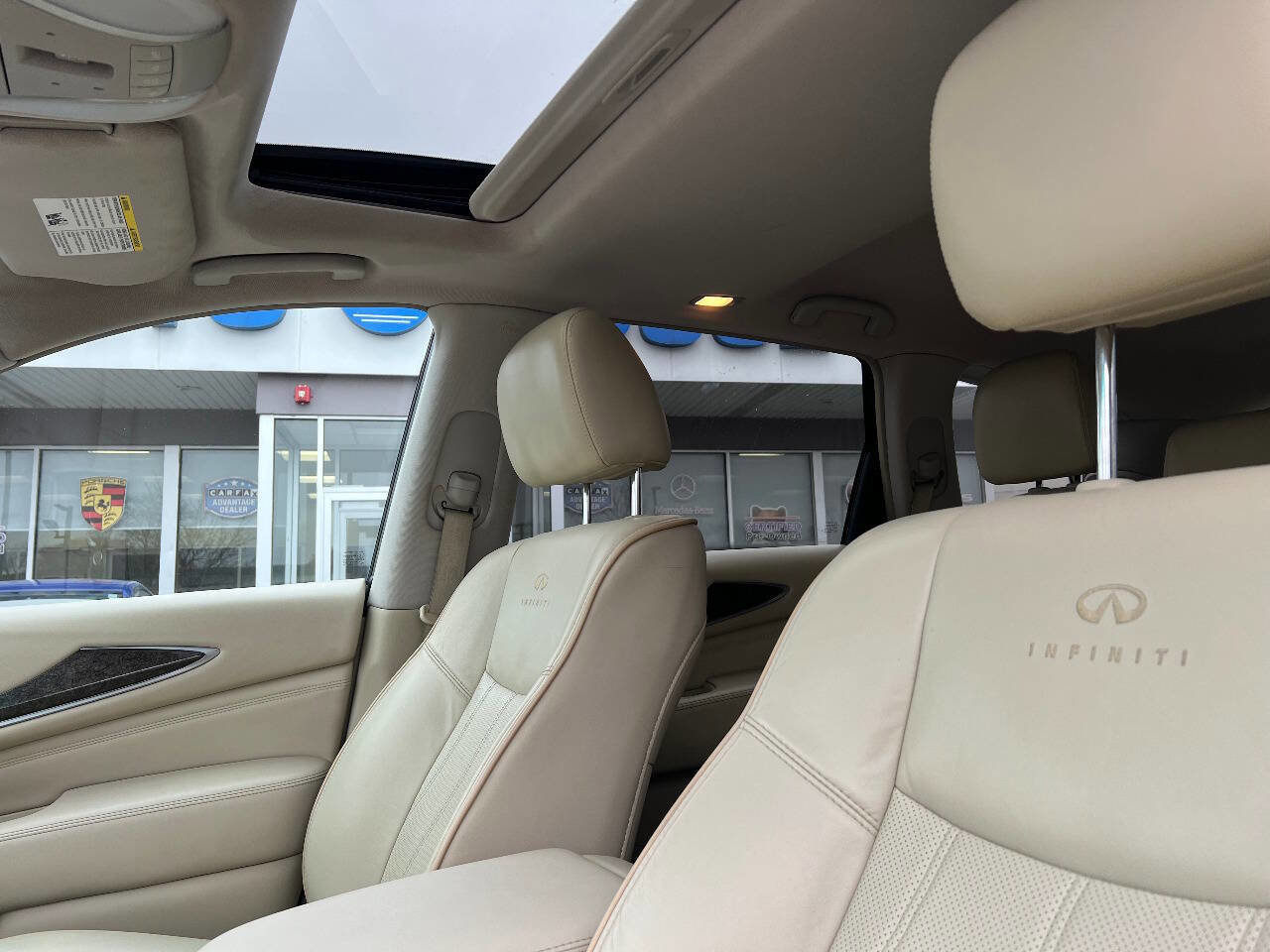 Used 2013 INFINITI JX35 Base AWD 4dr SUV w/ Cargo Pkg image 16