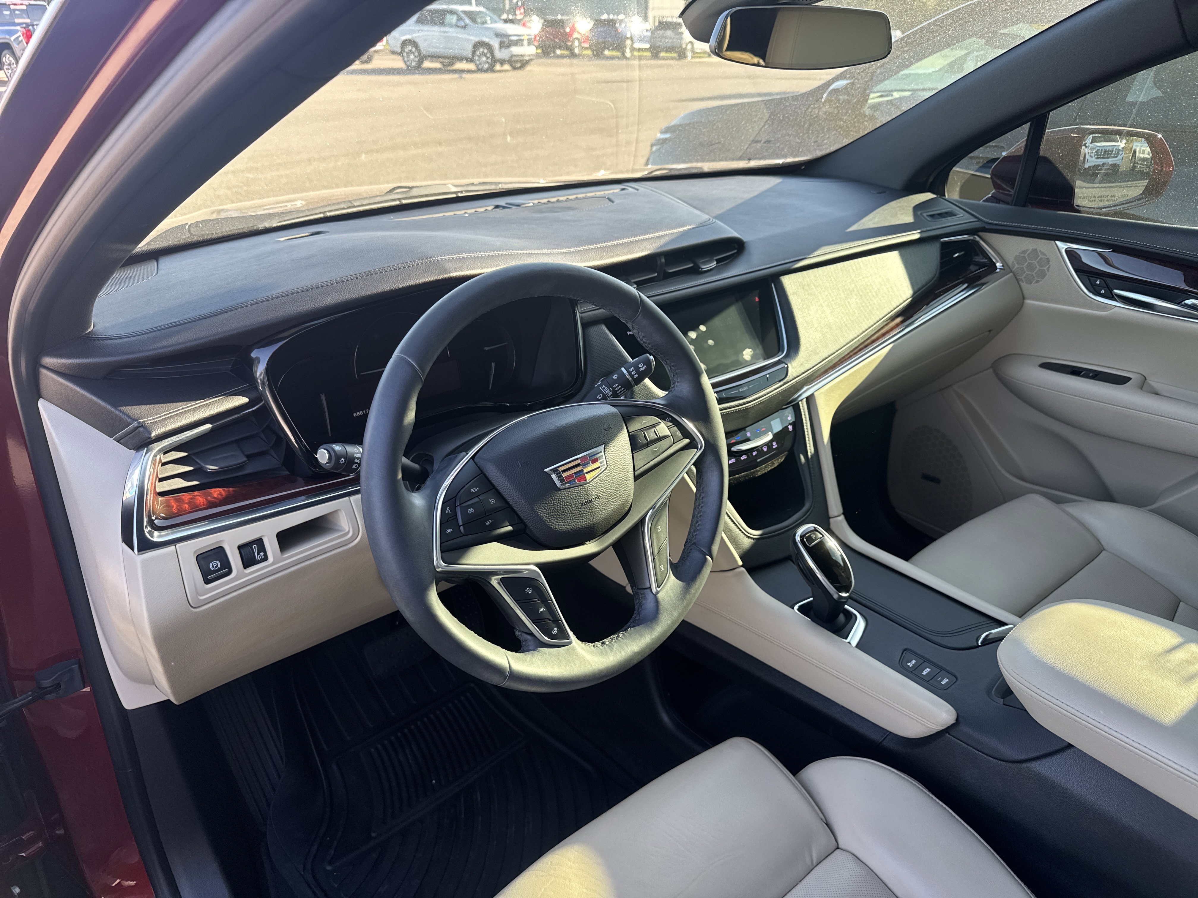 Used 2017 Cadillac XT5 Premium Luxury image 8