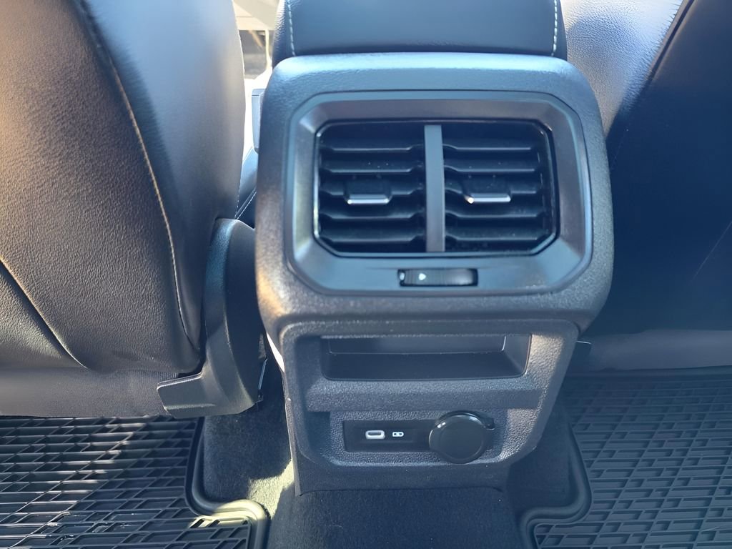 Used 2021 Volkswagen Tiguan SEL Premium R-Line image 31