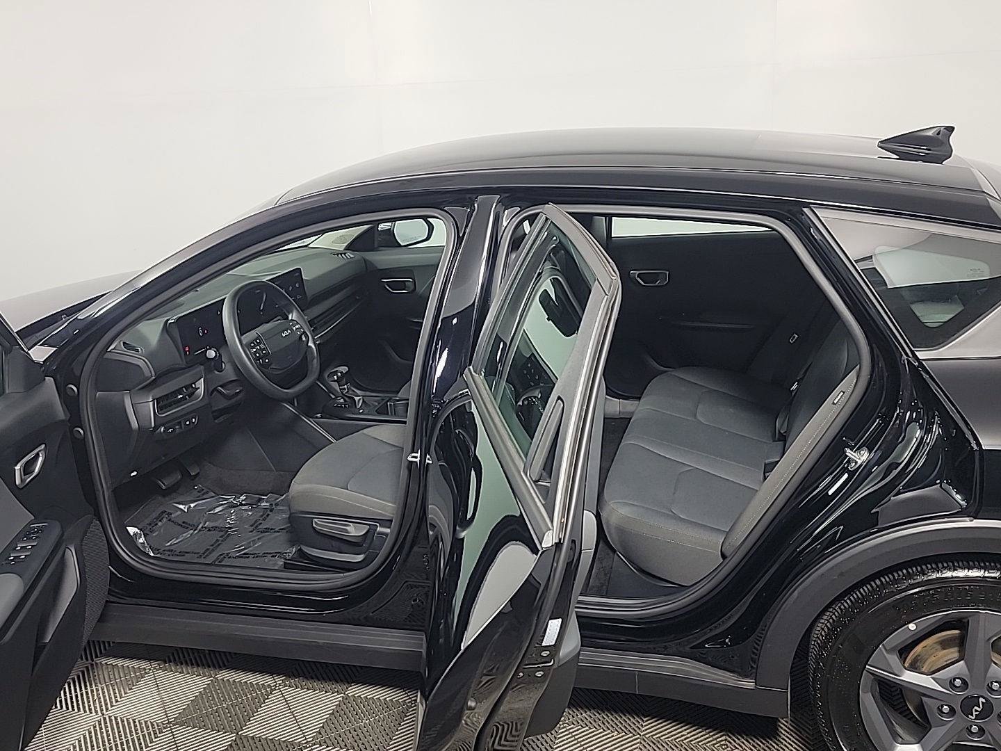 Certified 2025 Kia K4 FWD image 15
