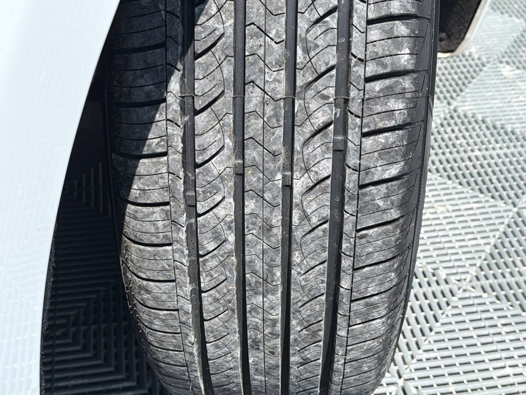 Used 2019 Chrysler Pacifica Touring Plus w/ Advanced Safetytec Group FWD image 24