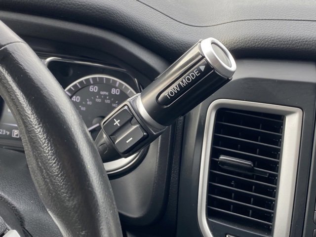 Used 2018 Nissan Titan SV w/ SV Convenience Package image 19