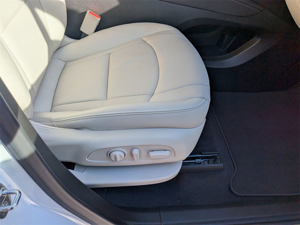 Certified 2024 Buick Enclave Essence image 31