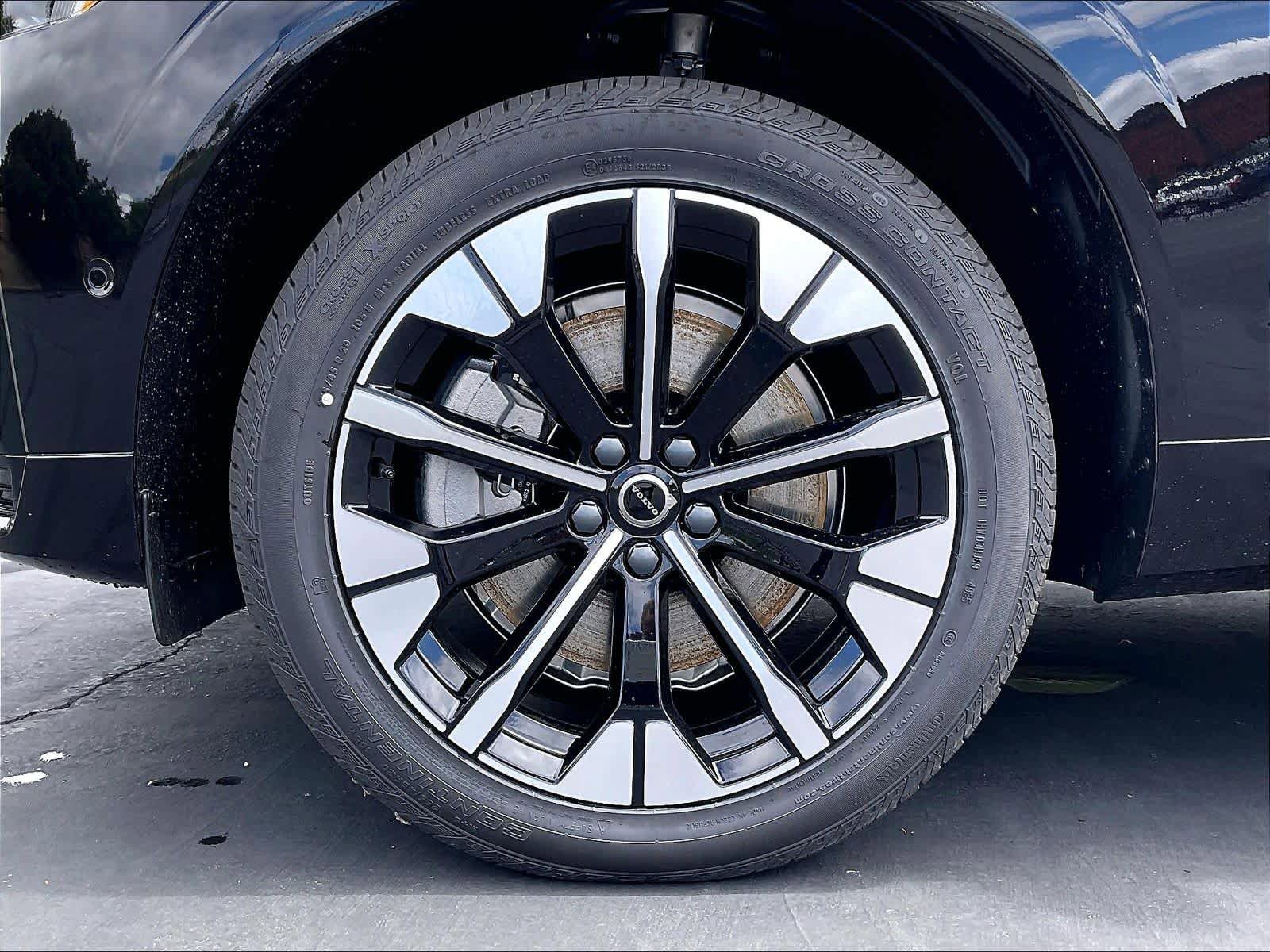 New 2026 Volvo XC60 T8 Plus w/ Climate Package AWD/4WD image 14