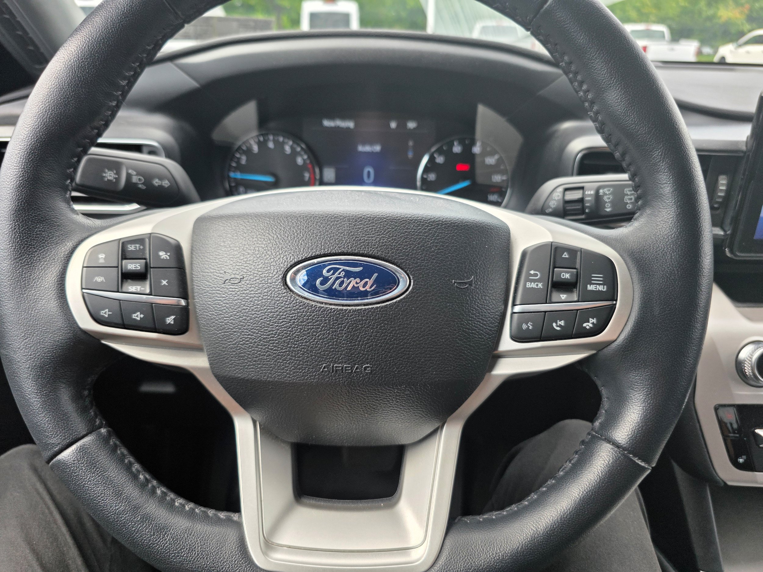 Used 2023 Ford Explorer XLT w/ Equipment Group 202A AWD/4WD image 14