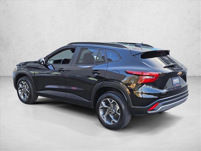 Used 2025 Chevrolet Trax LT w/ Driver Confidence Package FWD image 8