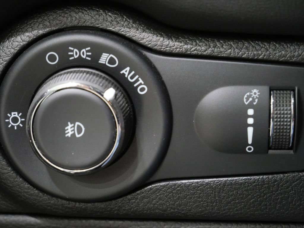 Used 2022 Dodge Durango R/T w/ Tow 'N Go Package AWD/4WD image 15