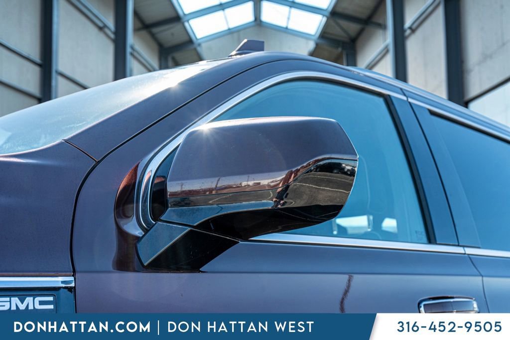 Used 2023 GMC Yukon XL SLT AWD/4WD image 28