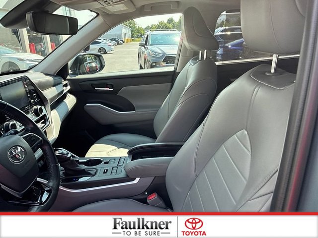 Certified 2020 Toyota Highlander XLE AWD/4WD image 29