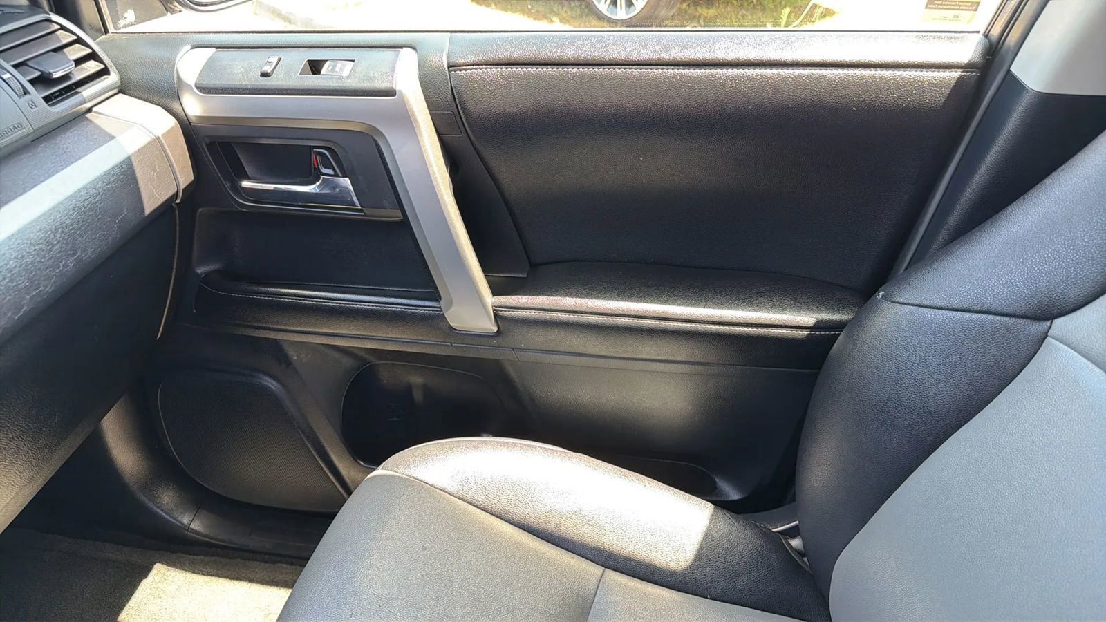 Used 2015 Toyota 4Runner SR5 Premium RWD image 23