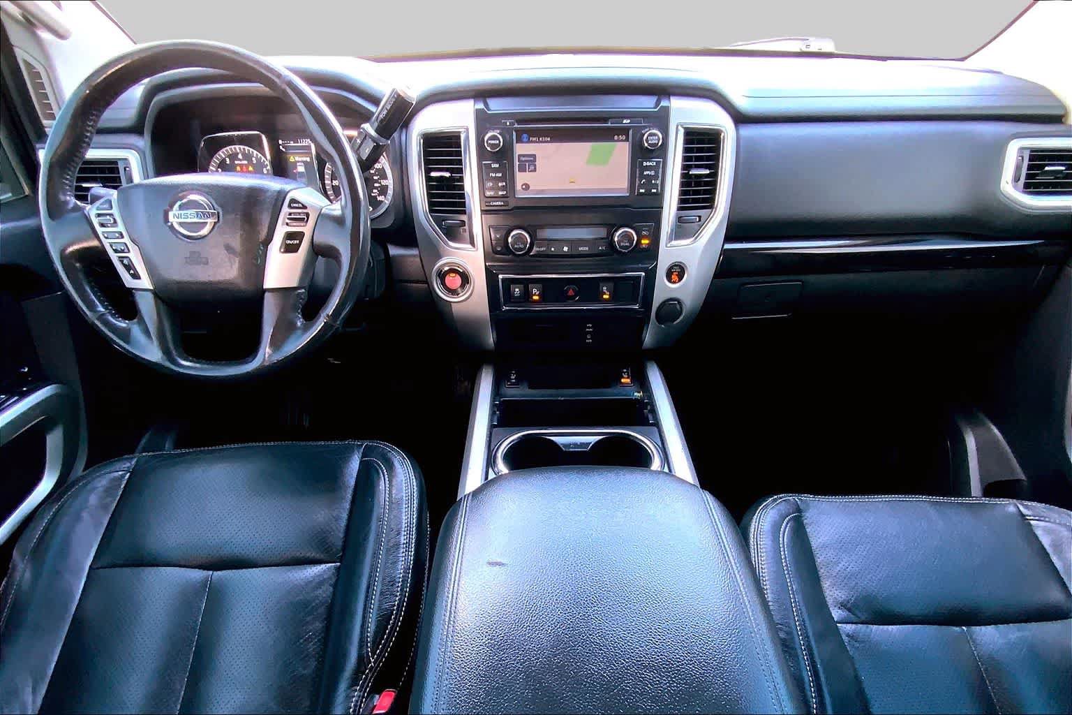 Used 2018 Nissan Titan SV w/ SV Convenience Package RWD image 14