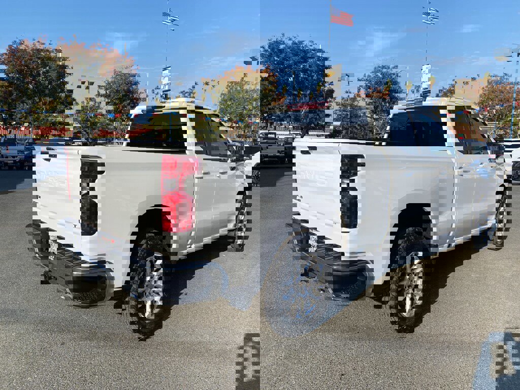 Used 2025 Chevrolet Silverado 1500 LT image 8