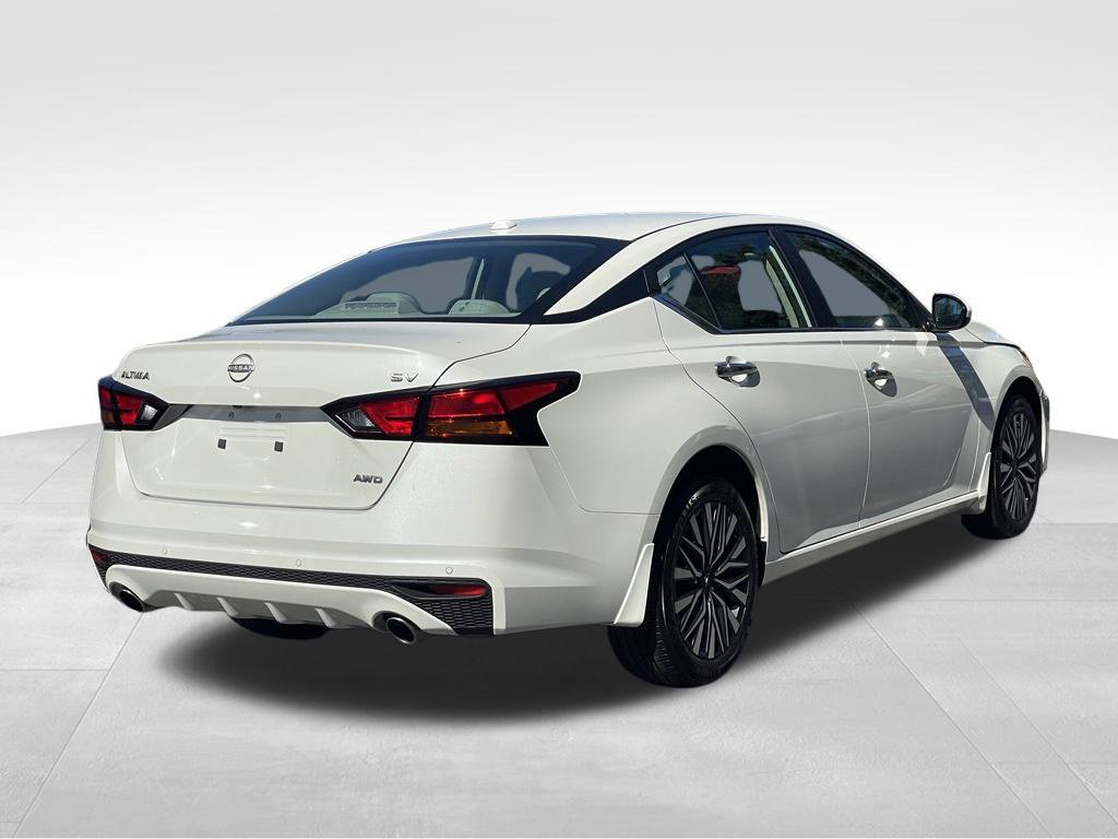 Certified 2024 Nissan Altima 2.5 SV w/ SV Premium Package AWD/4WD image 4