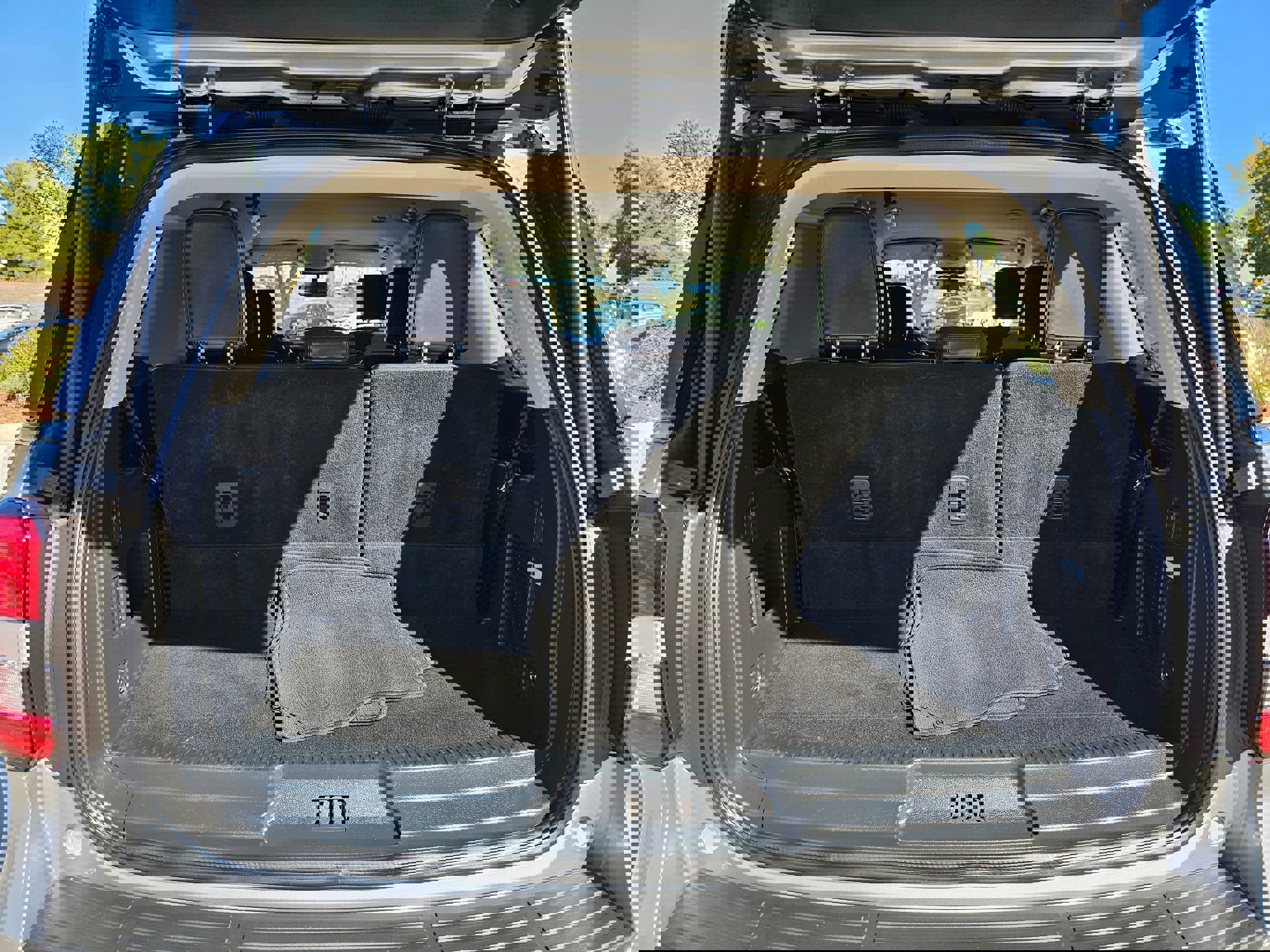 Used 2024 Ford Expedition XLT image 22