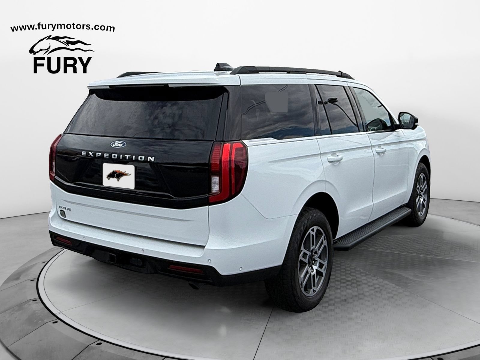 Used 2025 Ford Expedition Active AWD/4WD image 3