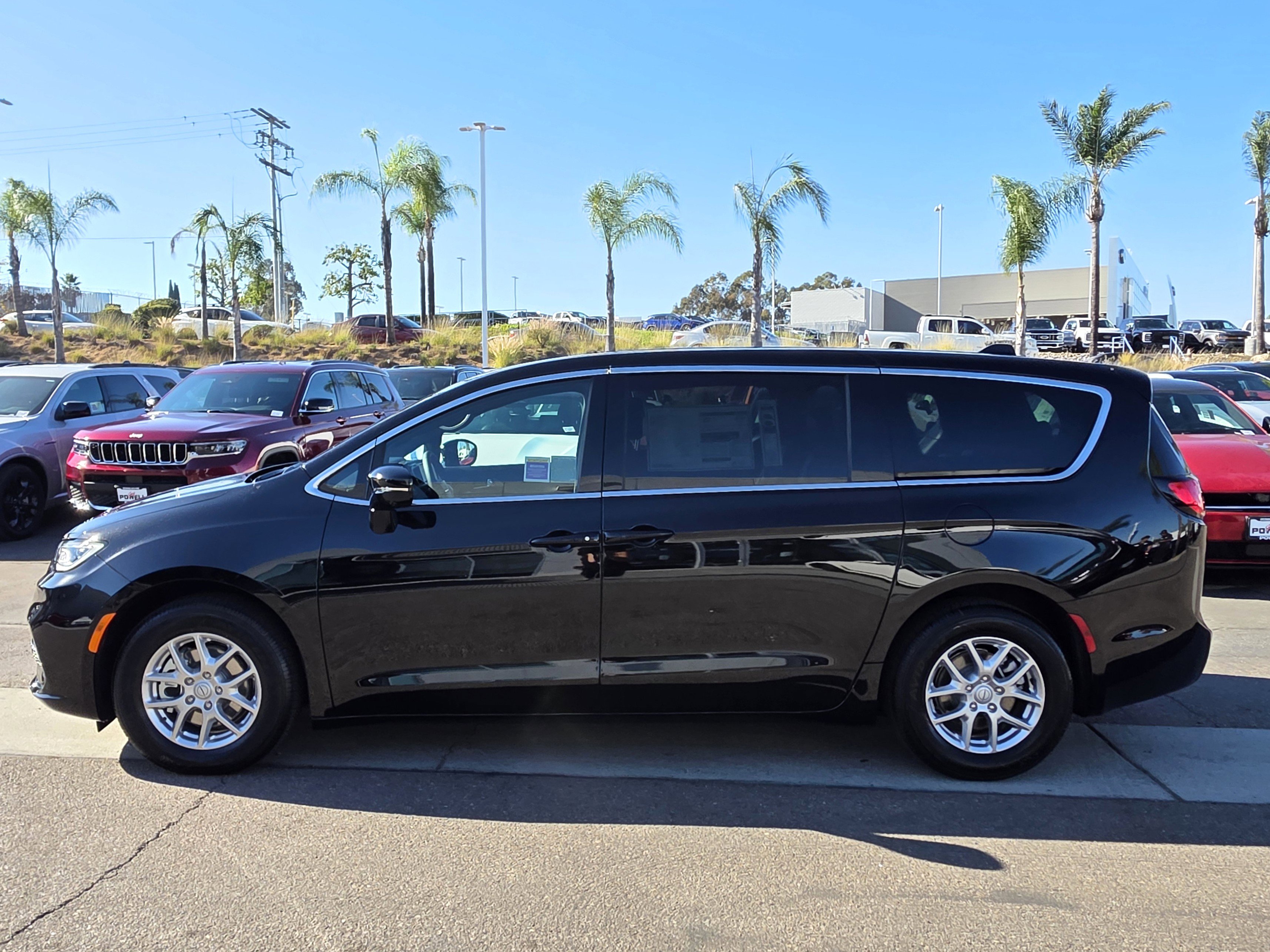 New 2026 Chrysler Pacifica Select FWD image 2