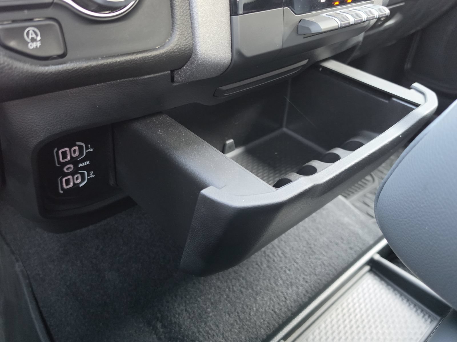 Used 2025 RAM 1500 Tradesman RWD image 28