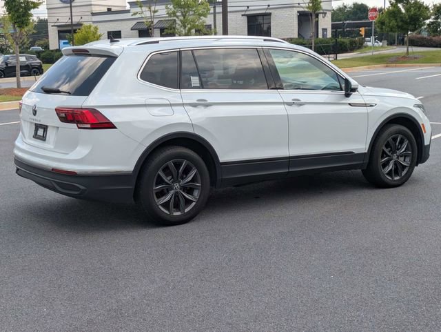 Used 2023 Volkswagen Tiguan SE FWD image 4