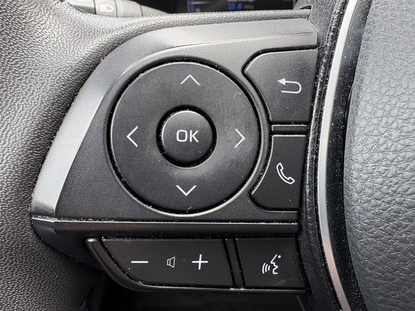 Used 2024 Toyota RAV4 Limited w/ Advanced Technology Package AWD/4WD image 13