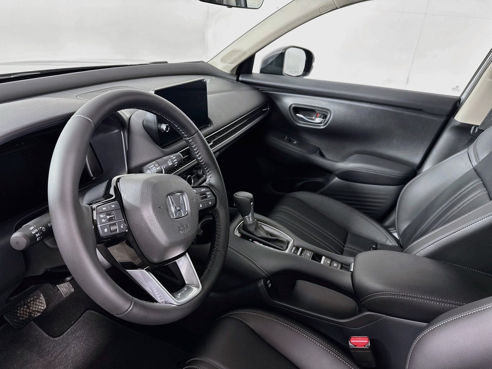 Used 2027 Honda HR-V EX-L image 12