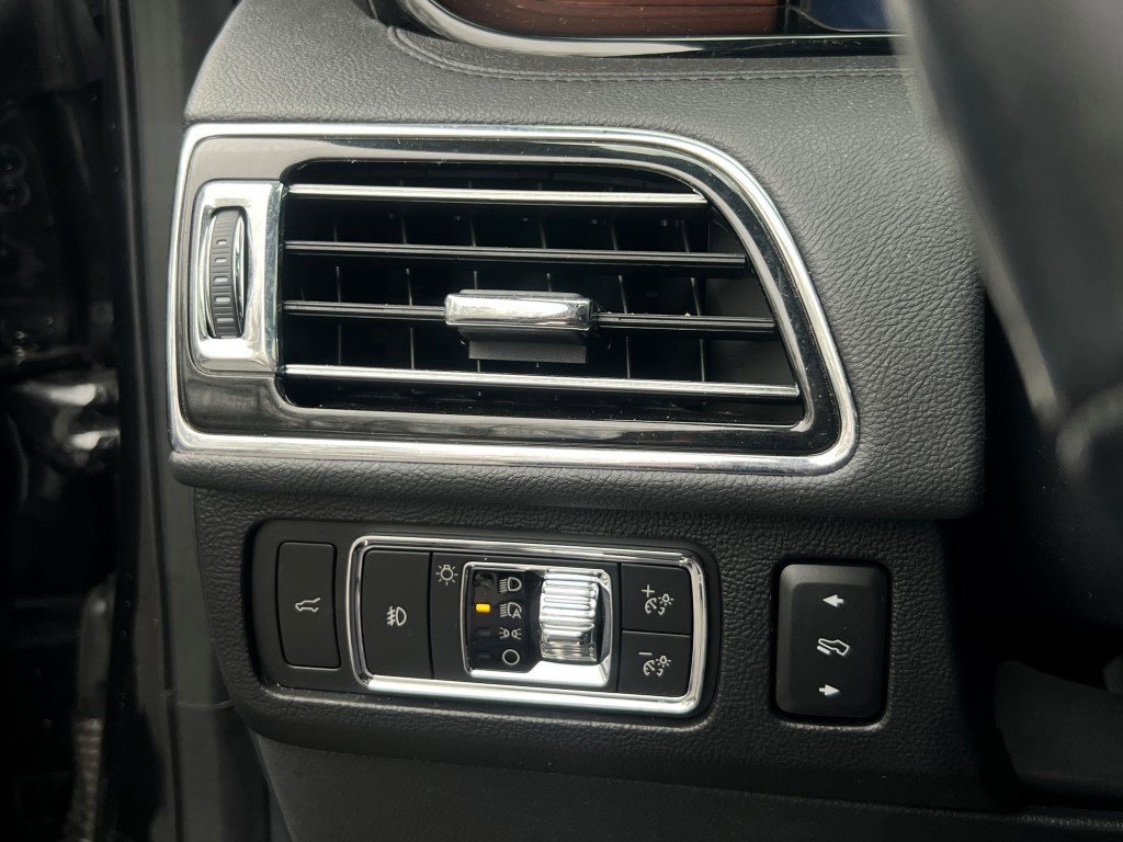 Used 2022 Lincoln Navigator Reserve image 30