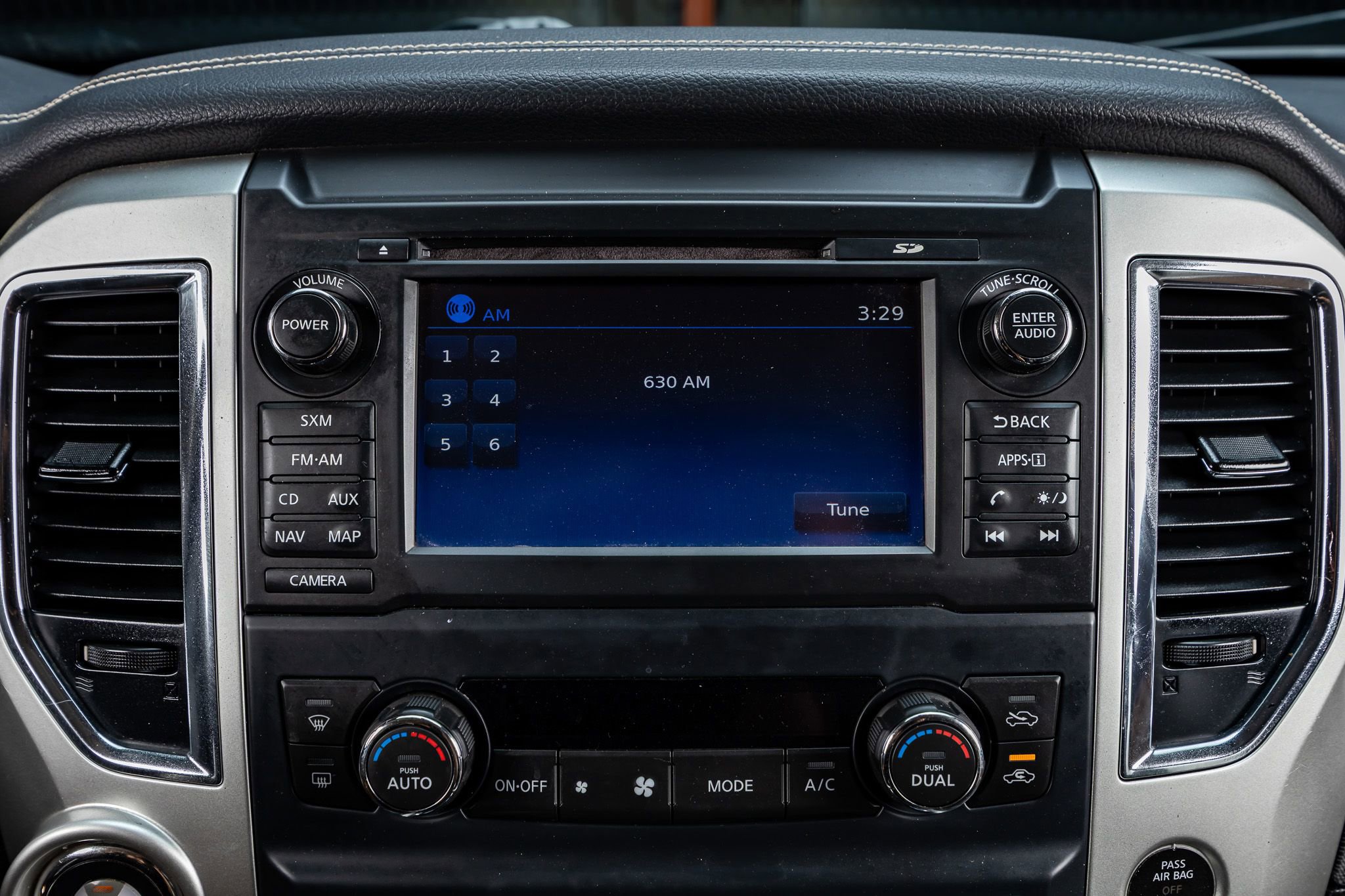 Used 2017 Nissan Titan PRO-4X image 24