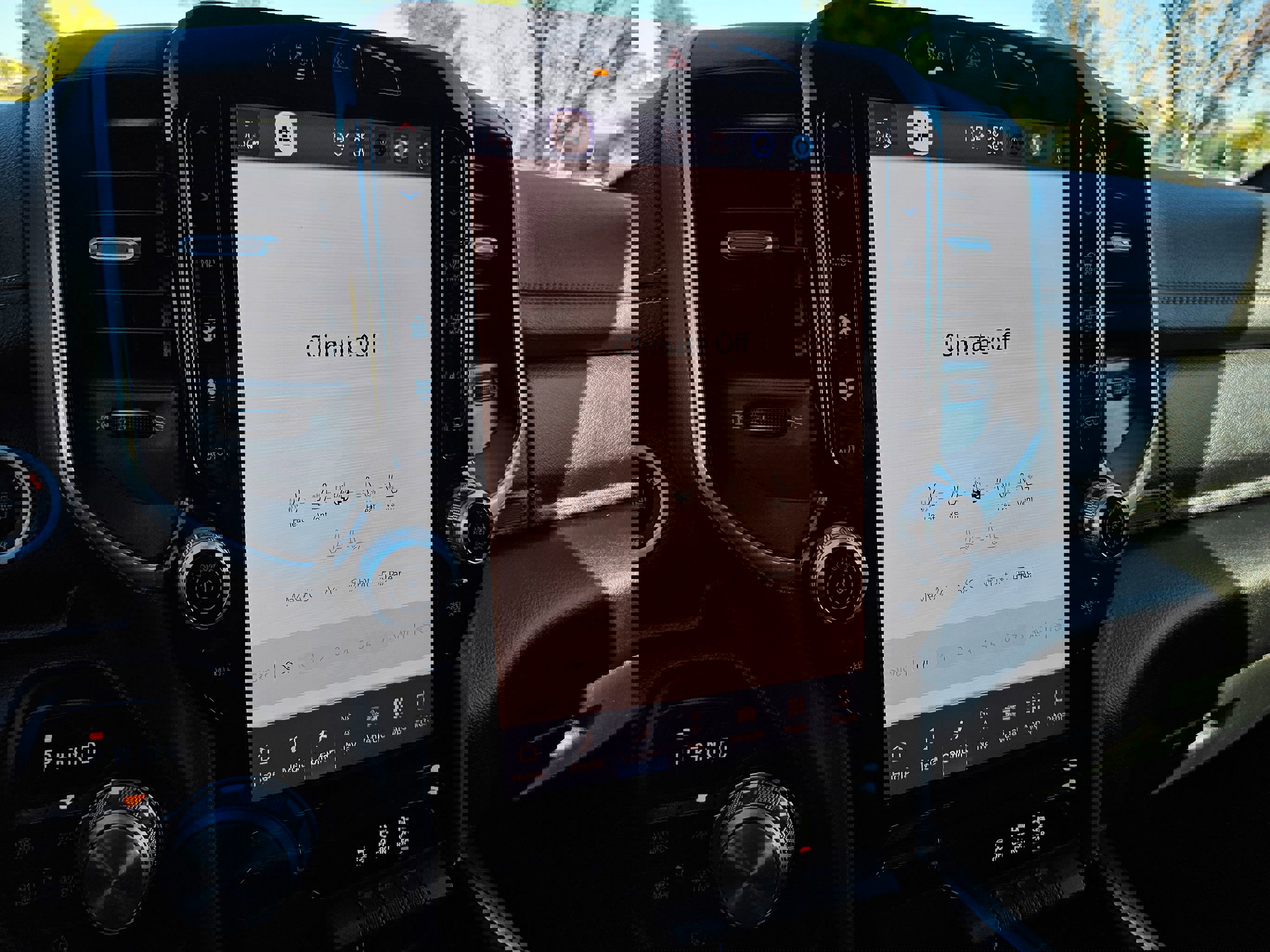 Used 2025 RAM 1500 Laramie image 34