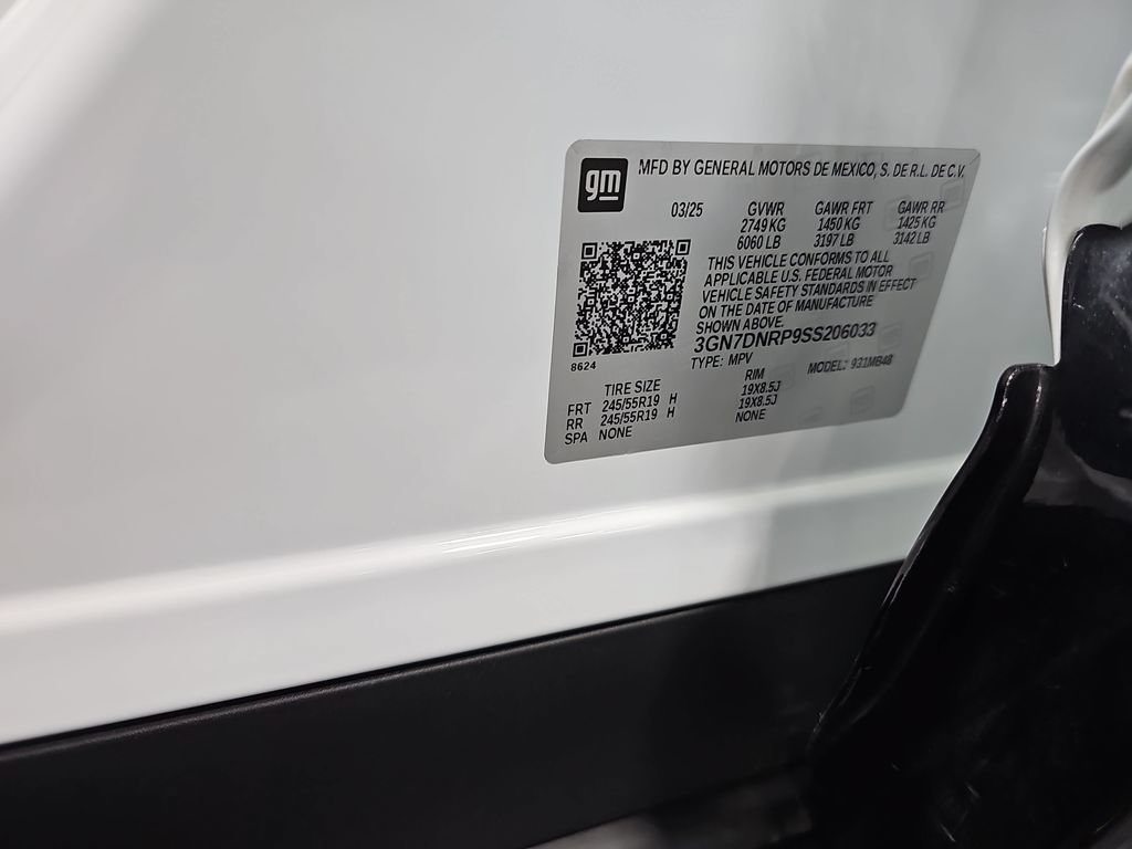 Used 2025 Chevrolet Equinox EV LT w/ LPO, All-Weather Mat Package FWD image 36