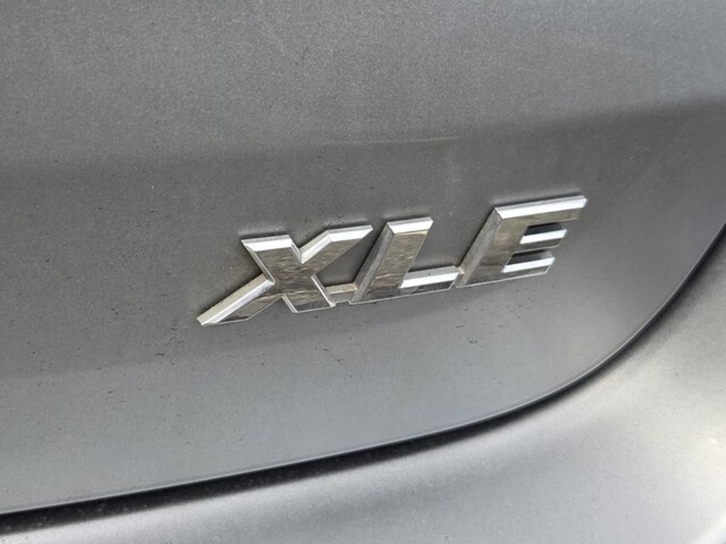 Used 2017 Toyota Highlander XLE FWD image 9