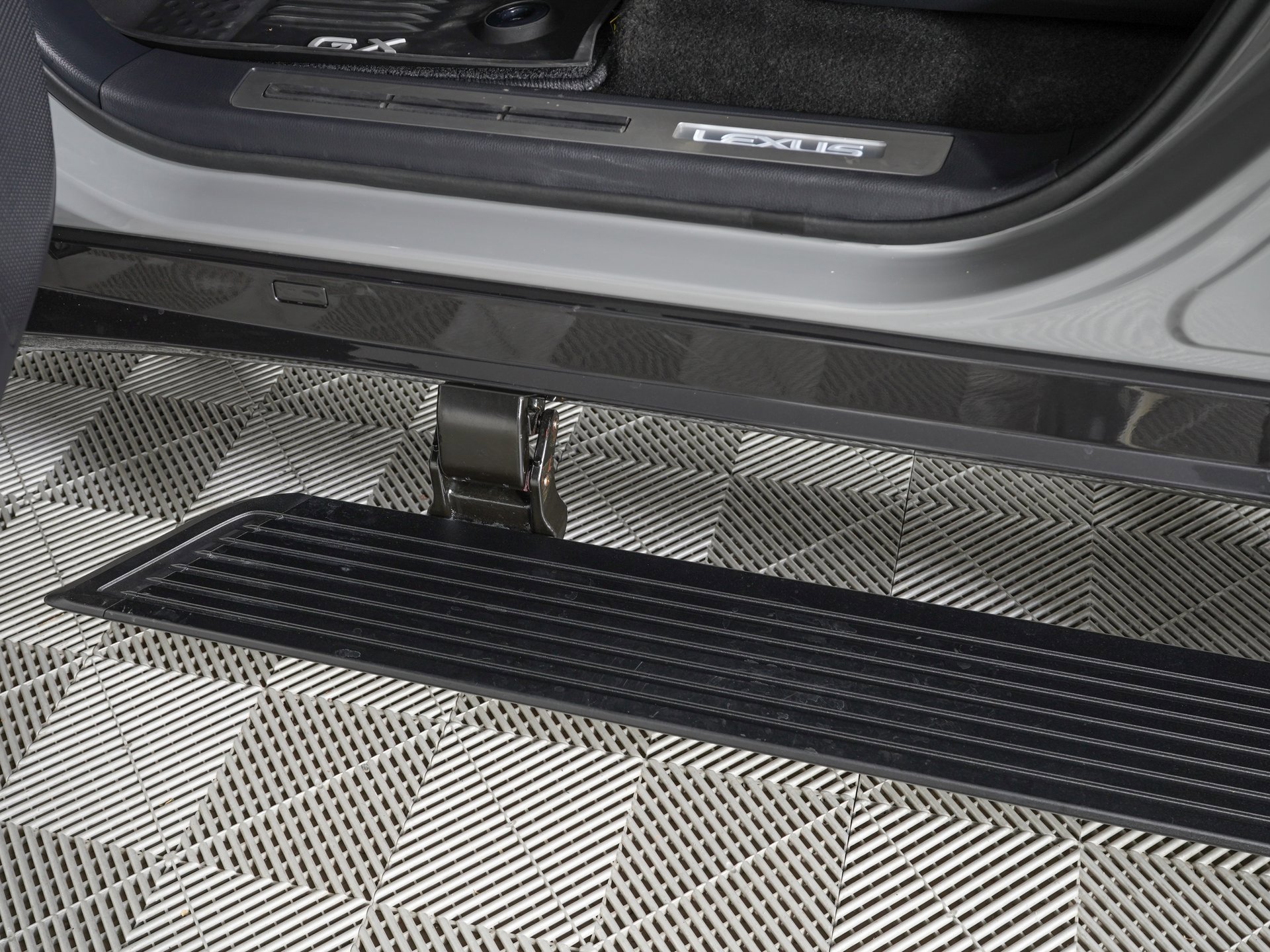Used 2025 Lexus GX 550 image 17