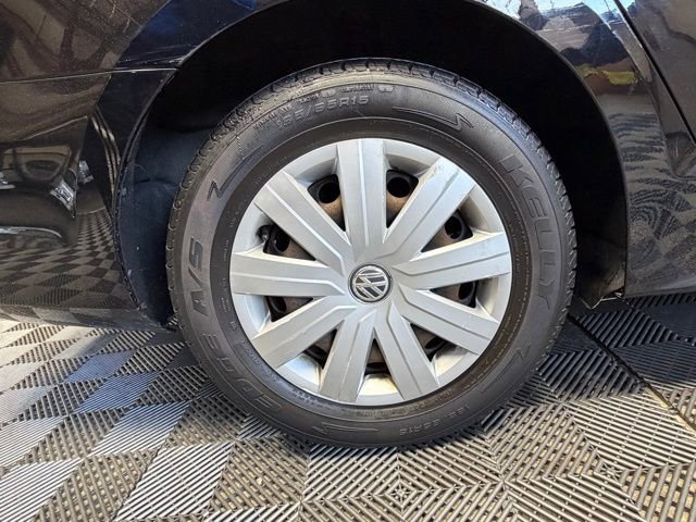 Used 2015 Volkswagen Jetta S image 35