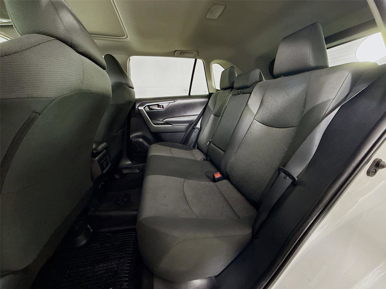 Used 2022 Toyota RAV4 XLE w/ Convenience Package image 25