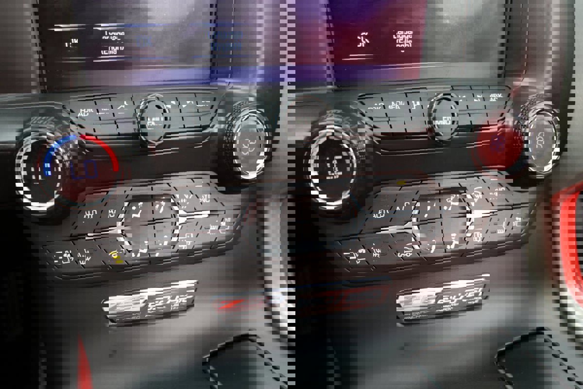 Used 2016 Chevrolet Corvette Z06 w/ 3LZ Preferred Equipment Group image 27