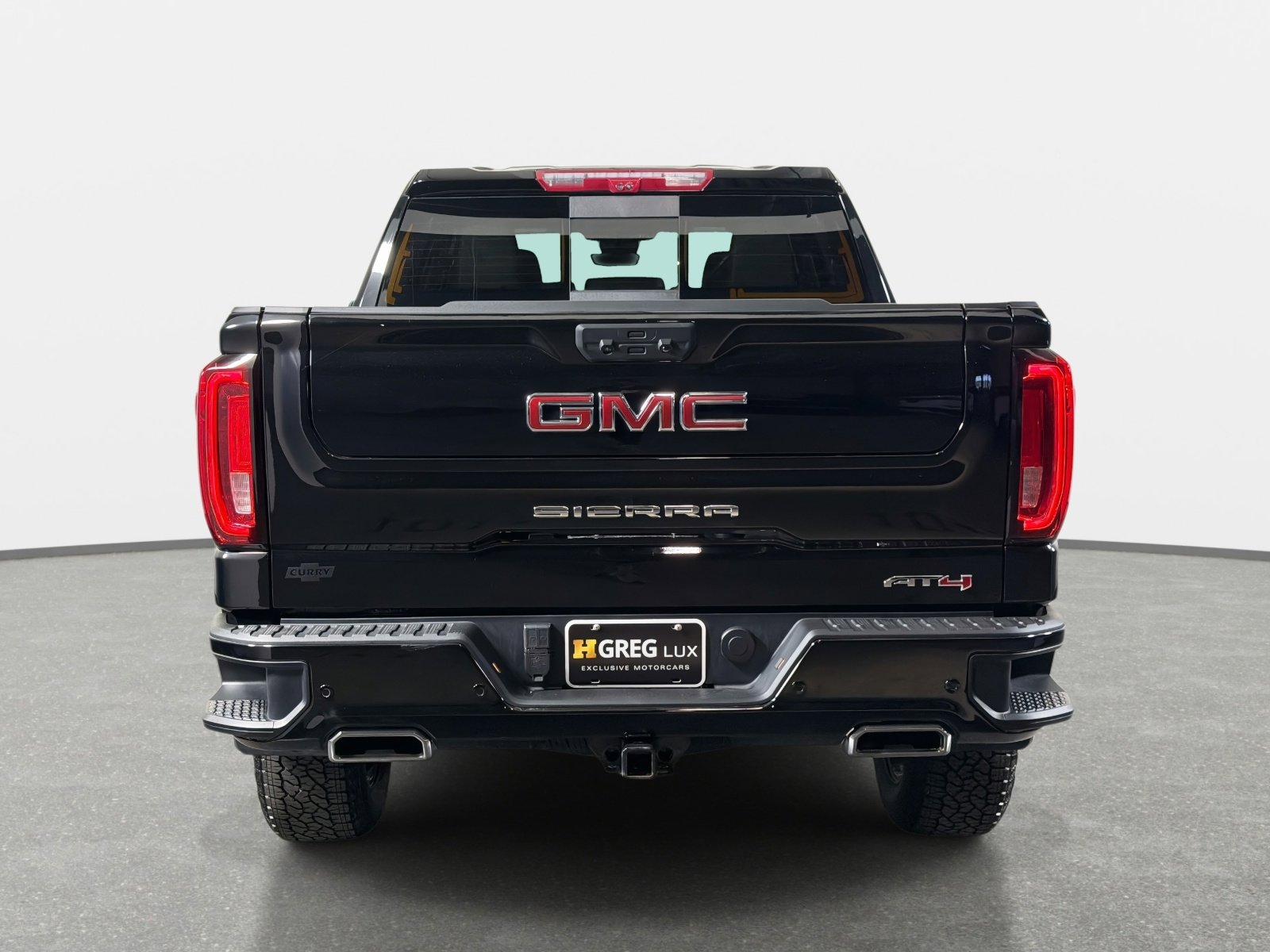 Used 2024 GMC Sierra 1500 AT4 w/ Technology Package AWD/4WD image 4
