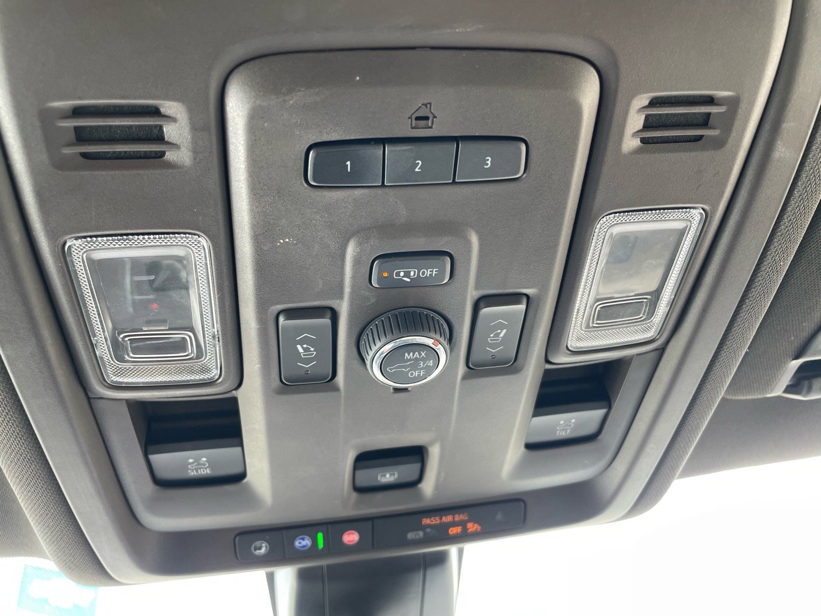 Used 2022 Chevrolet Suburban LT w/ Luxury Package RWD image 10