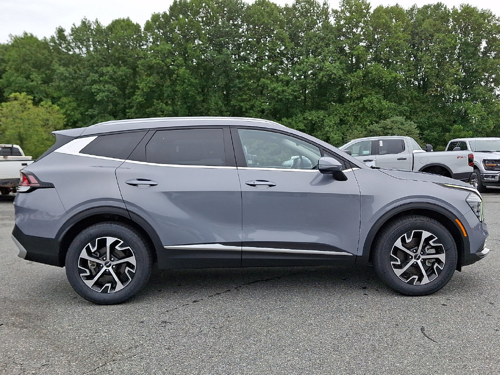 Used 2024 Kia Sportage EX AWD/4WD image 7